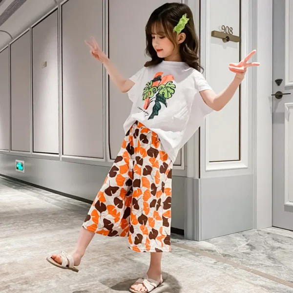 Girls Korean Style Cartoon Trees Short Sleeve T-Shirt With Leaf Full Print Cropped Pants Set - Type2 (3- 10Year) - Image 3